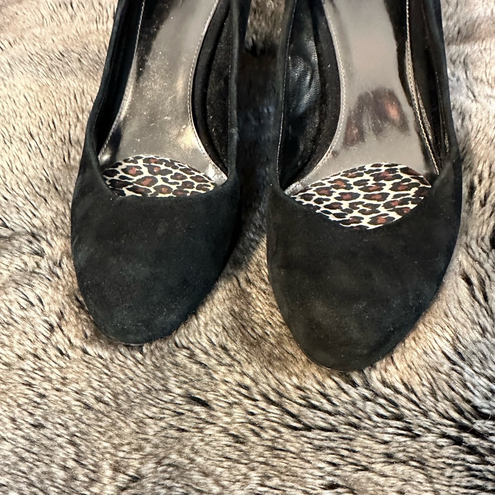 Ann Taylor Loft Suede/ Leather Black Heels, size 7.5 - Picture 7 of 9